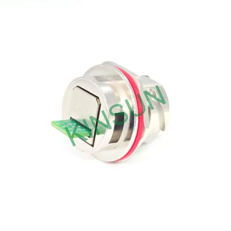 Giunto RJ45 a baionetta metallica con bloccaggio rapido per assemblaggio saldato PCB, vista posteriore